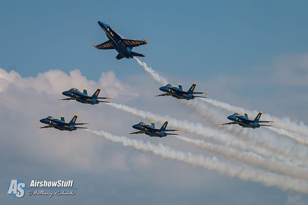 Here’s When And Where You Can See The Final Blue Angels Flight in Legacy Hornets