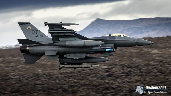 F-16 Fighting Falcon in Star Wars Canyon - AirshowStuff
