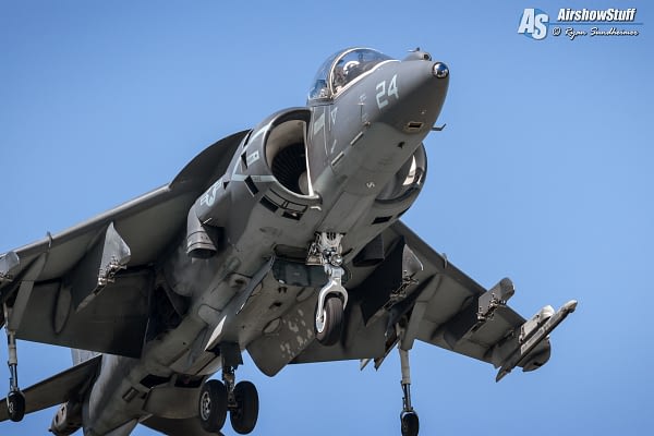 USMC AV-8B Harrier Demonstration - AirshowStuff