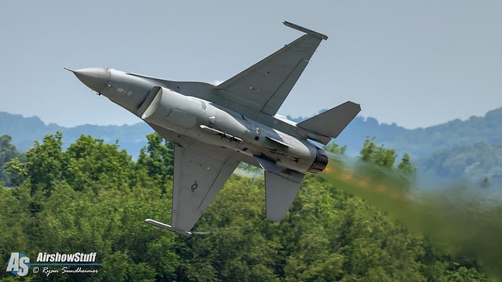 USAF F-16 Fighting Falcon Demo Team 2020 Airshow Schedule Released