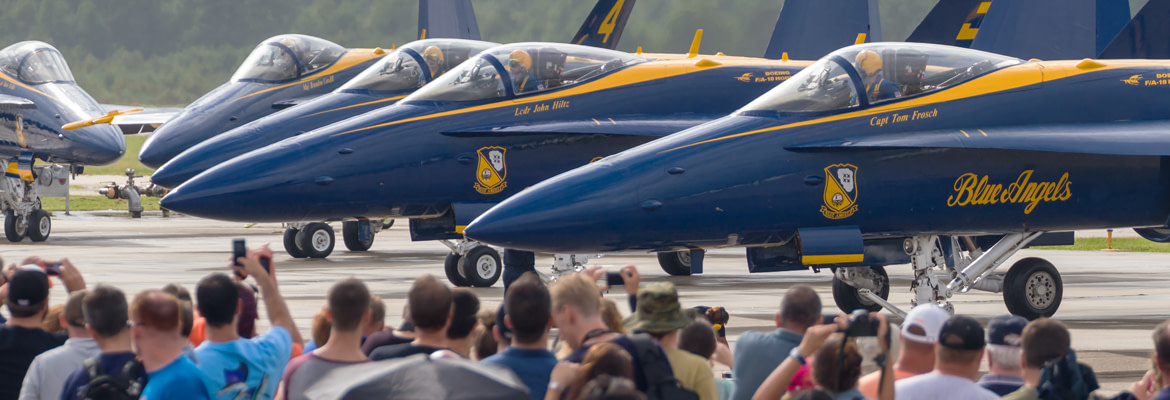 US Navy Blue Angels and Crowd - AirshowStuff