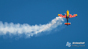 Pete McLeod (Red Bull Air Racer) - Lethbridge International Air Show 2017
