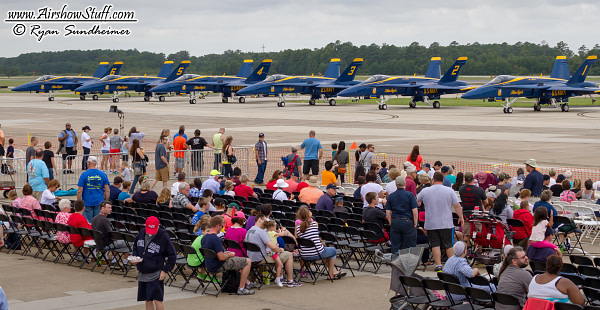 US Navy Blue Angels and Crowd