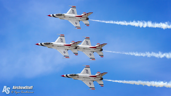 USAF Thunderbirds - Battle Creek Airshow 2016