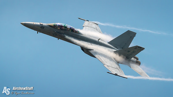 US Navy F-18 Super Hornet Demonstration Team