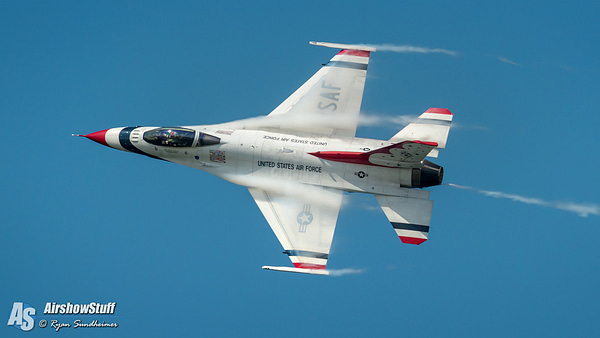 US Air Force Thunderbirds - F-16 Fighting Falcon