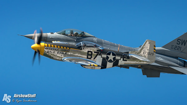 P-51 Mustang and F-16 Fighting Falcon Heritage Flight - AirshowStuff