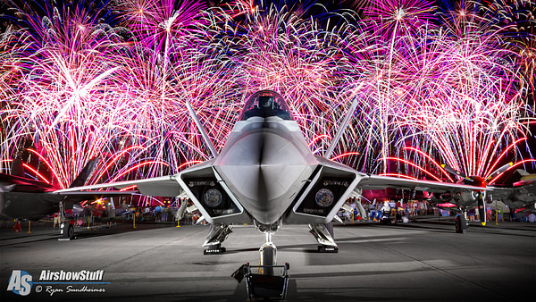F-22 Raptor and Fireworks -  EAA AirVenture Oshkosh - AirshowStuff