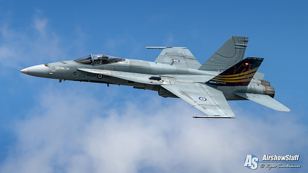 Canadian Forces CF-18 Hornet - AirshowStuff