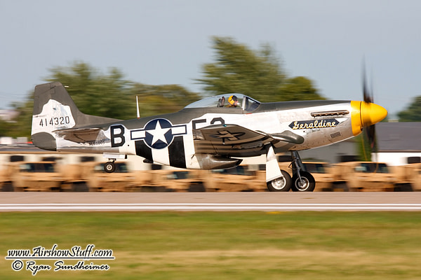 P-51 Mustang "Geraldine" - AirshowStuff
