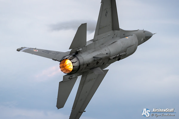 USAF F-16 Fighting Falcon - EAA AirVenture Oshkosh 2016