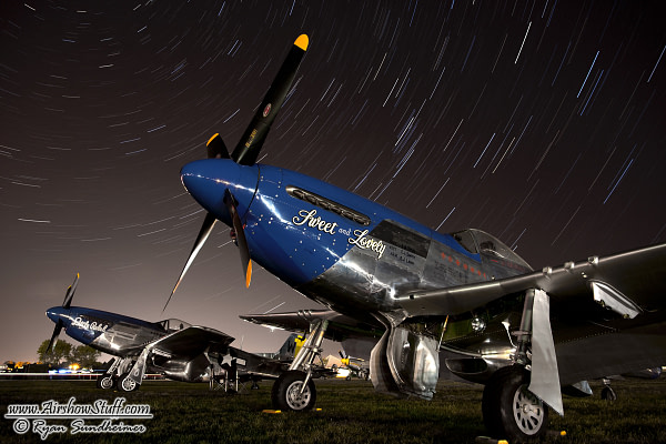 P-51 Mustang Star Trails - EAA AirVenture Oshkosh - AirshowStuff