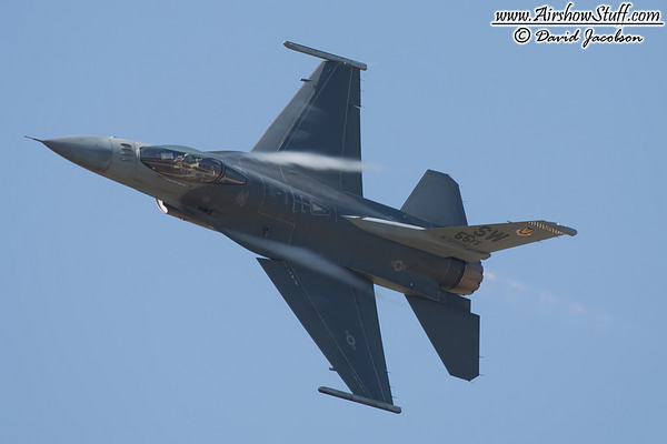 F-16 Fighting Falcon Demonstration Team - AirshowStuff