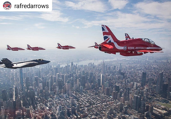 RAF Red Arrows and F-35 Demo Team - New York City Flyover - AirshowStuff