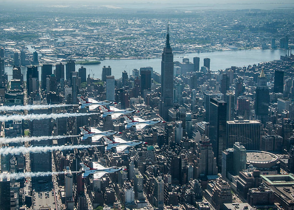 USAF Thunderbirds Delta and Empire State Building - New York City