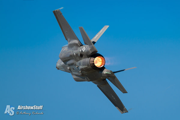 USAF F-35 Lightning II Heritage Flight Team 2018 Airshow Schedule Released