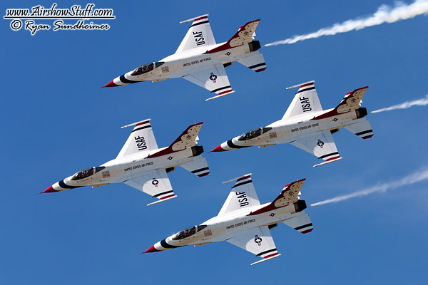 Air Force Thunderbirds And Navy Blue Angels Planning Fourth Of July Flyovers