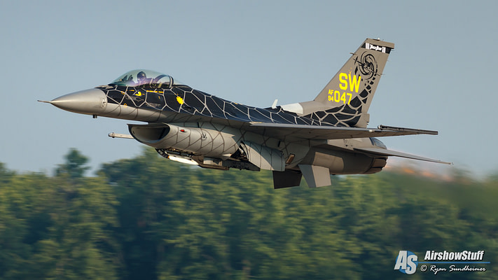 USAF F-16 Fighting Falcon Demo Team 2024 Airshow Schedule Released